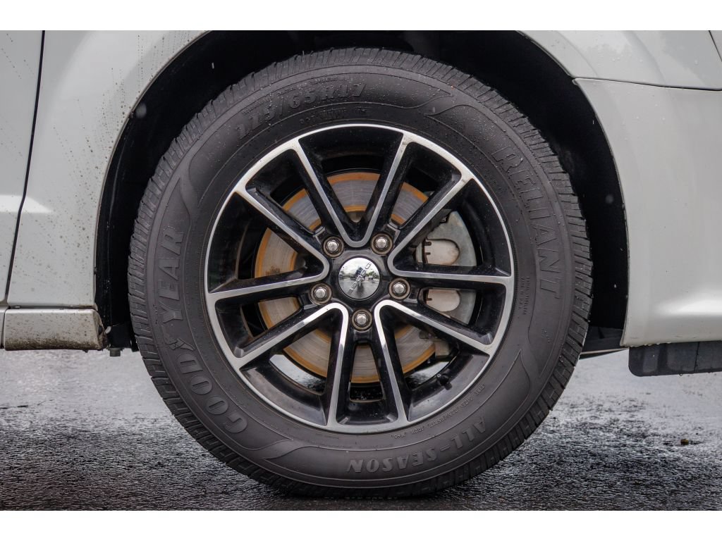 Used 2017 Dodge Grand Caravan GT FWD image 9