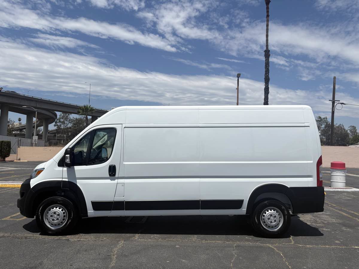 Used 2026 RAM ProMaster 2500 w/ Convenience Group FWD image 8