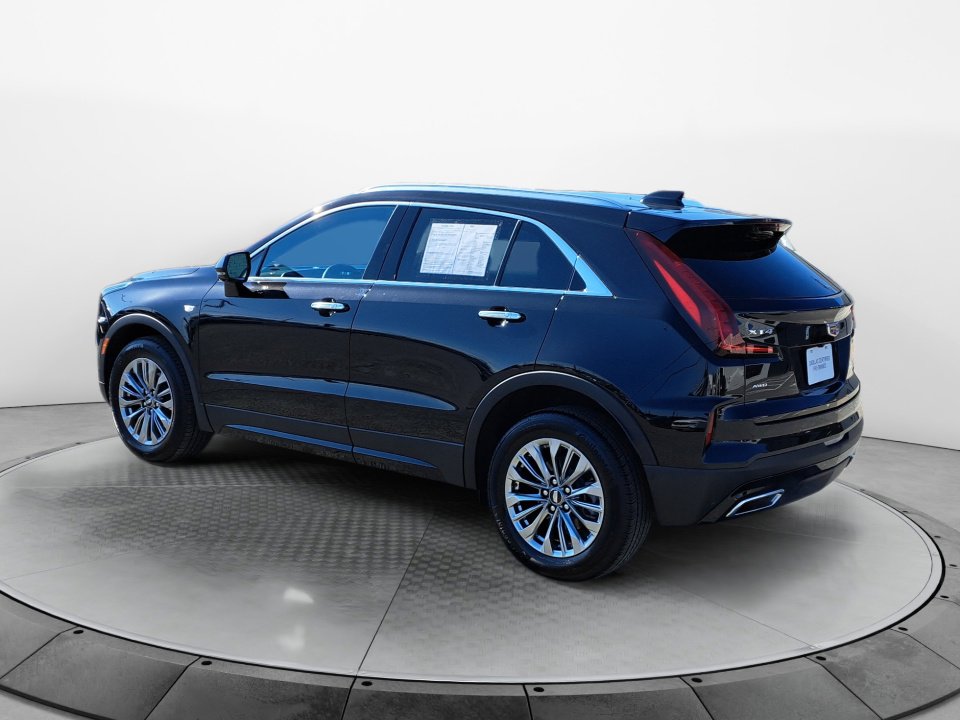 Used 2025 Cadillac XT4 Premium Luxury image 5