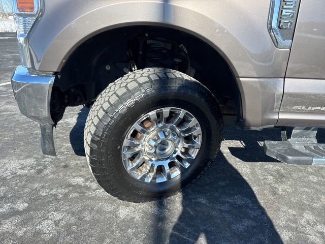Used 2020 Ford F350 Lariat w/ Chrome Package image 32