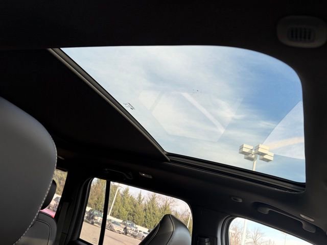 New 2026 Jeep Grand Cherokee Limited image 33