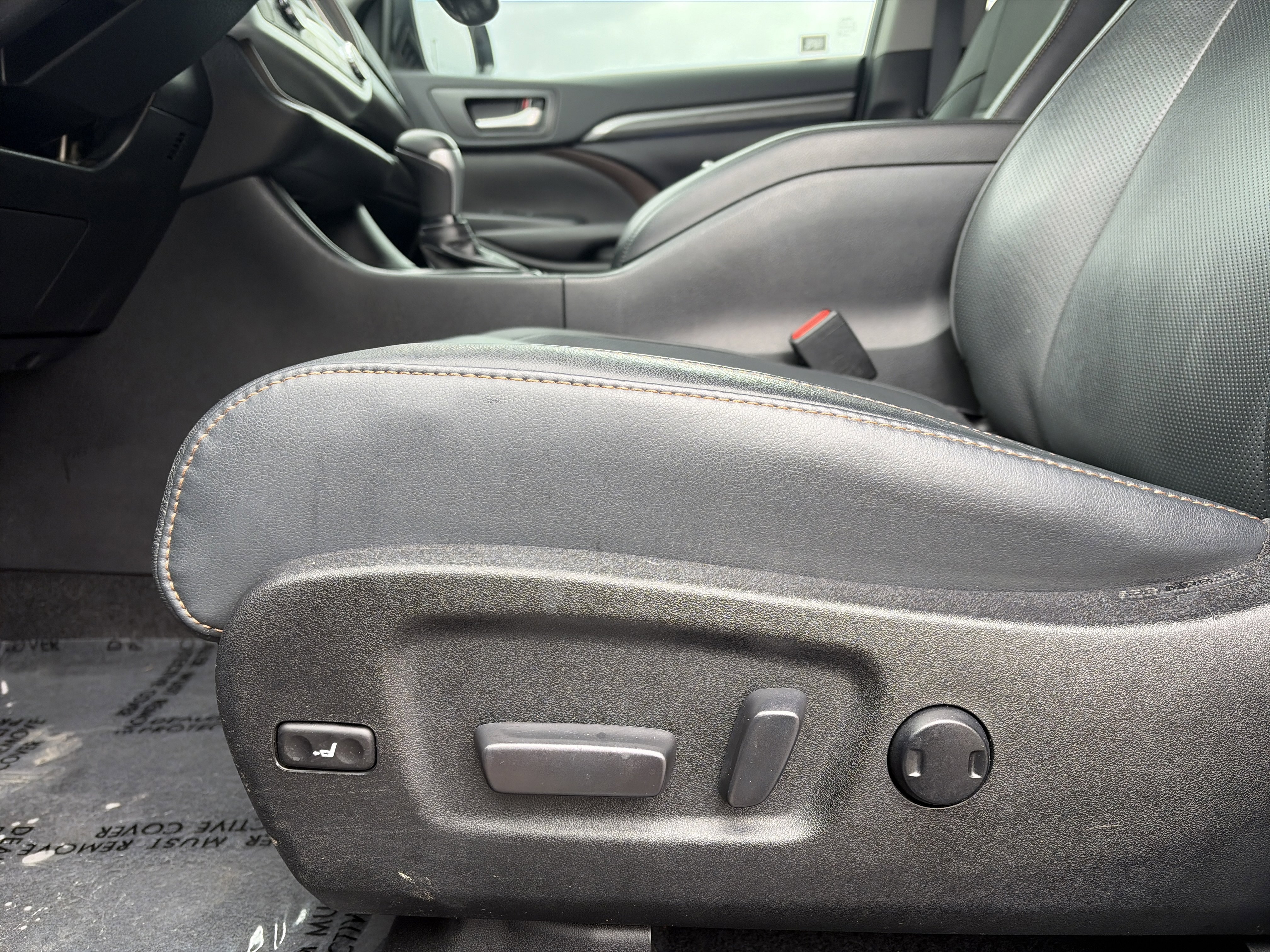 Used 2019 Toyota Highlander Limited AWD/4WD image 15