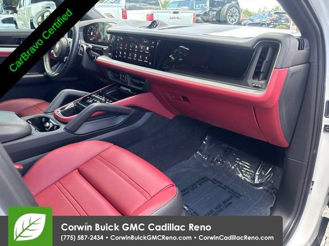 Used 2024 Porsche Cayenne S AWD/4WD image 34
