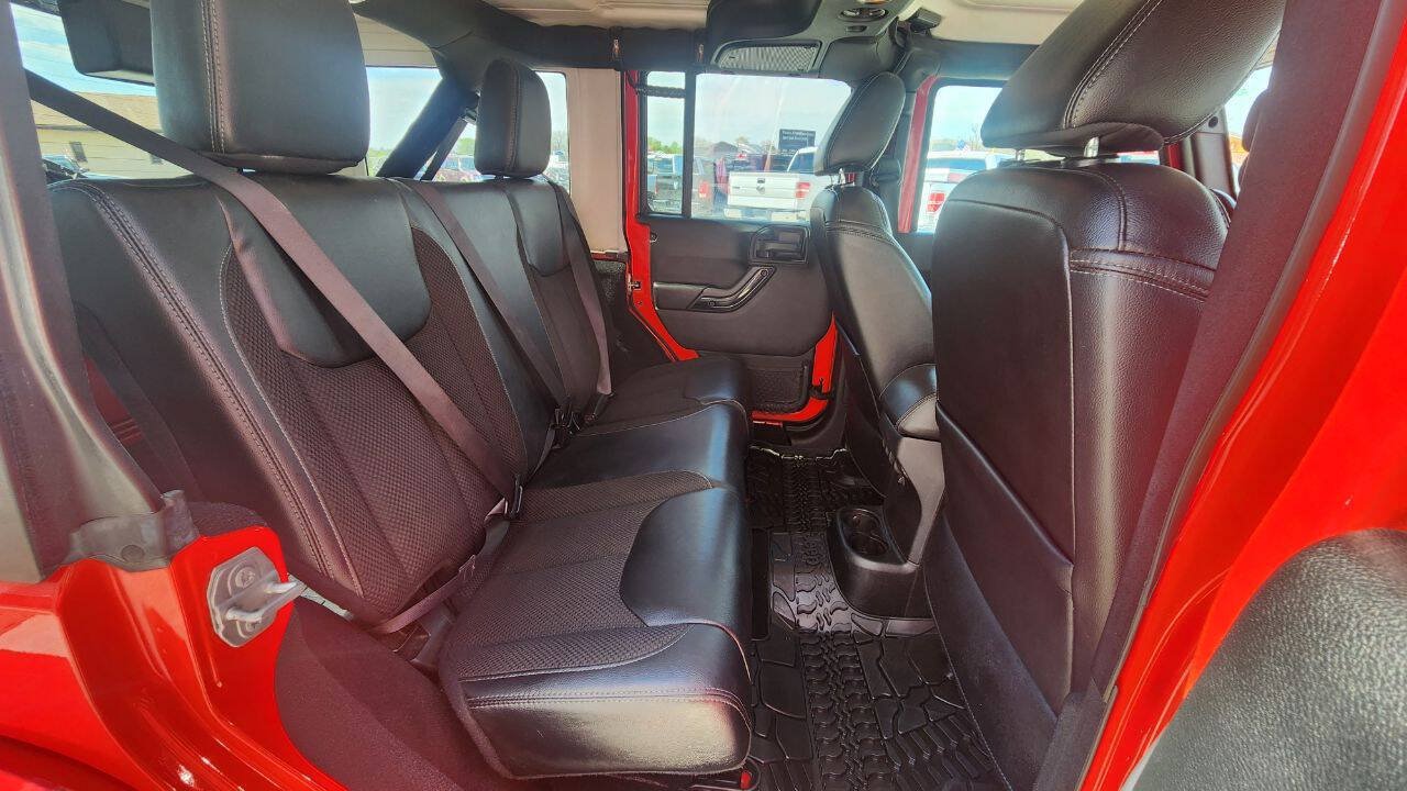 Used 2017 Jeep Wrangler Unlimited Sahara AWD/4WD image 19