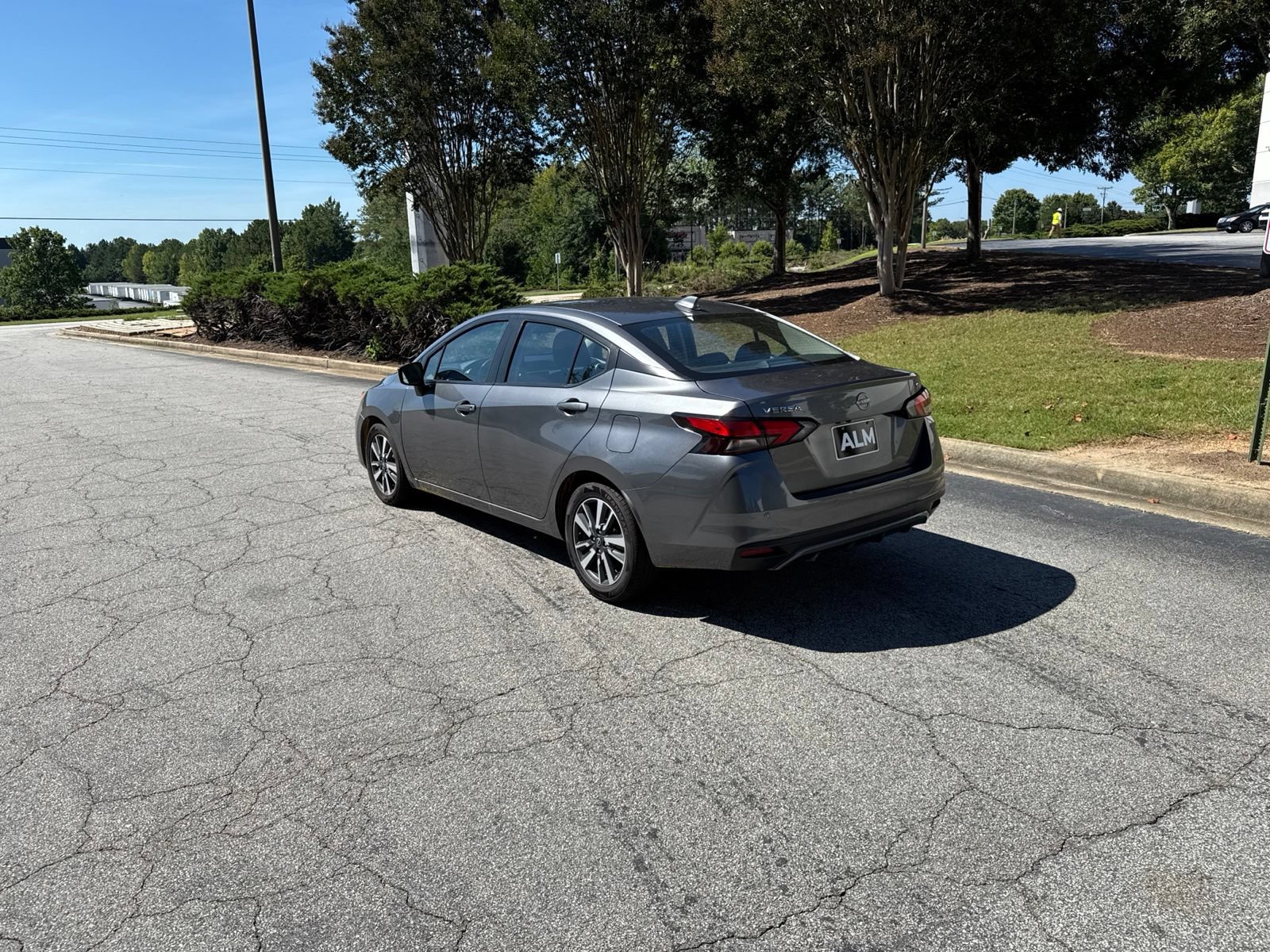 Used 2024 Nissan Versa SV FWD image 3