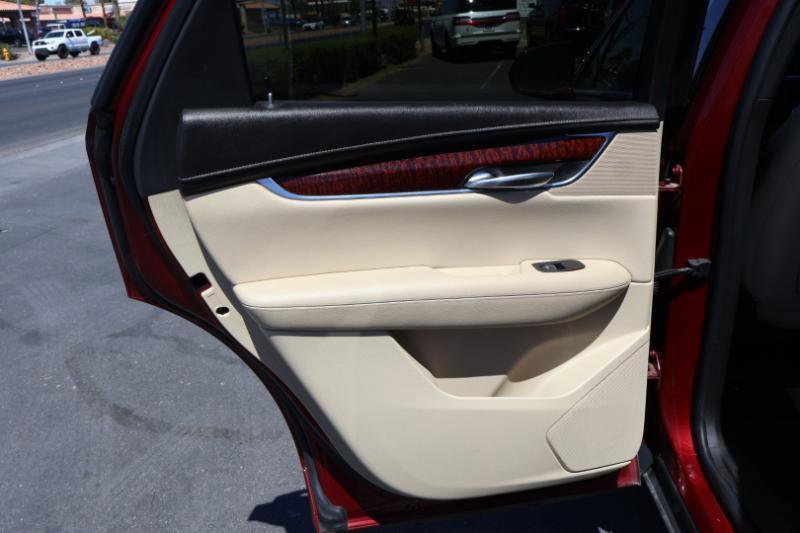 Used 2017 Cadillac XT5 Luxury w/ Driver Awareness Package FWD image 34