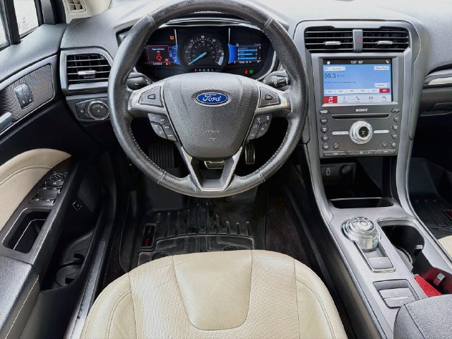 Used 2017 Ford Fusion Titanium FWD image 18