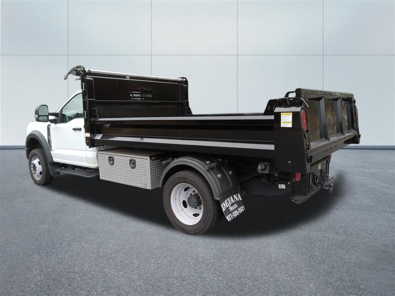 Used 2023 Ford F550 4x4 Regular Cab Super Duty image 3