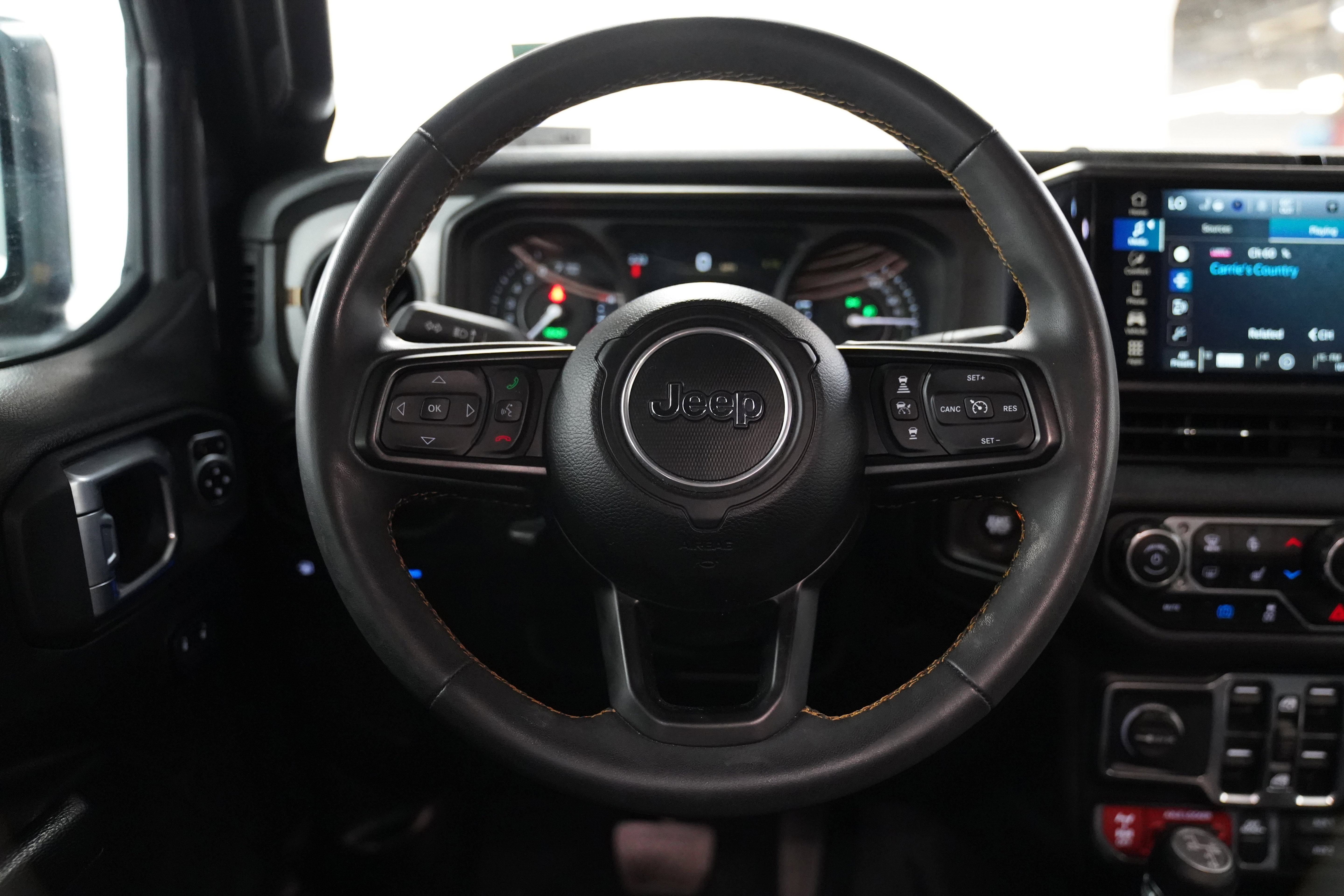 Used 2024 Jeep Wrangler Unlimited AWD/4WD image 18