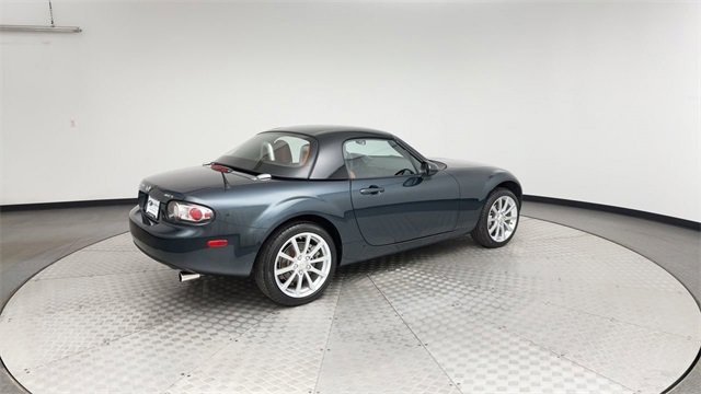 Used 2006 MAZDA MX-5 Miata Grand Touring image 2
