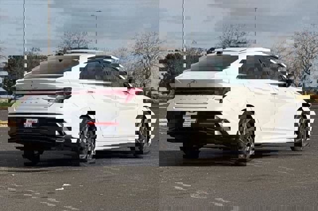 New 2026 Hyundai Elantra Limited image 4