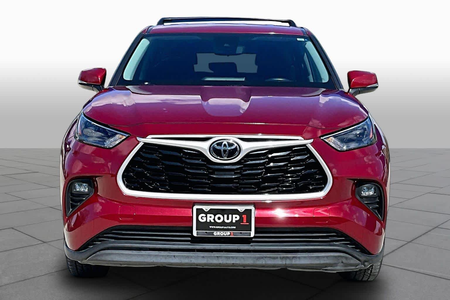 Used 2022 Toyota Highlander LE FWD image 4