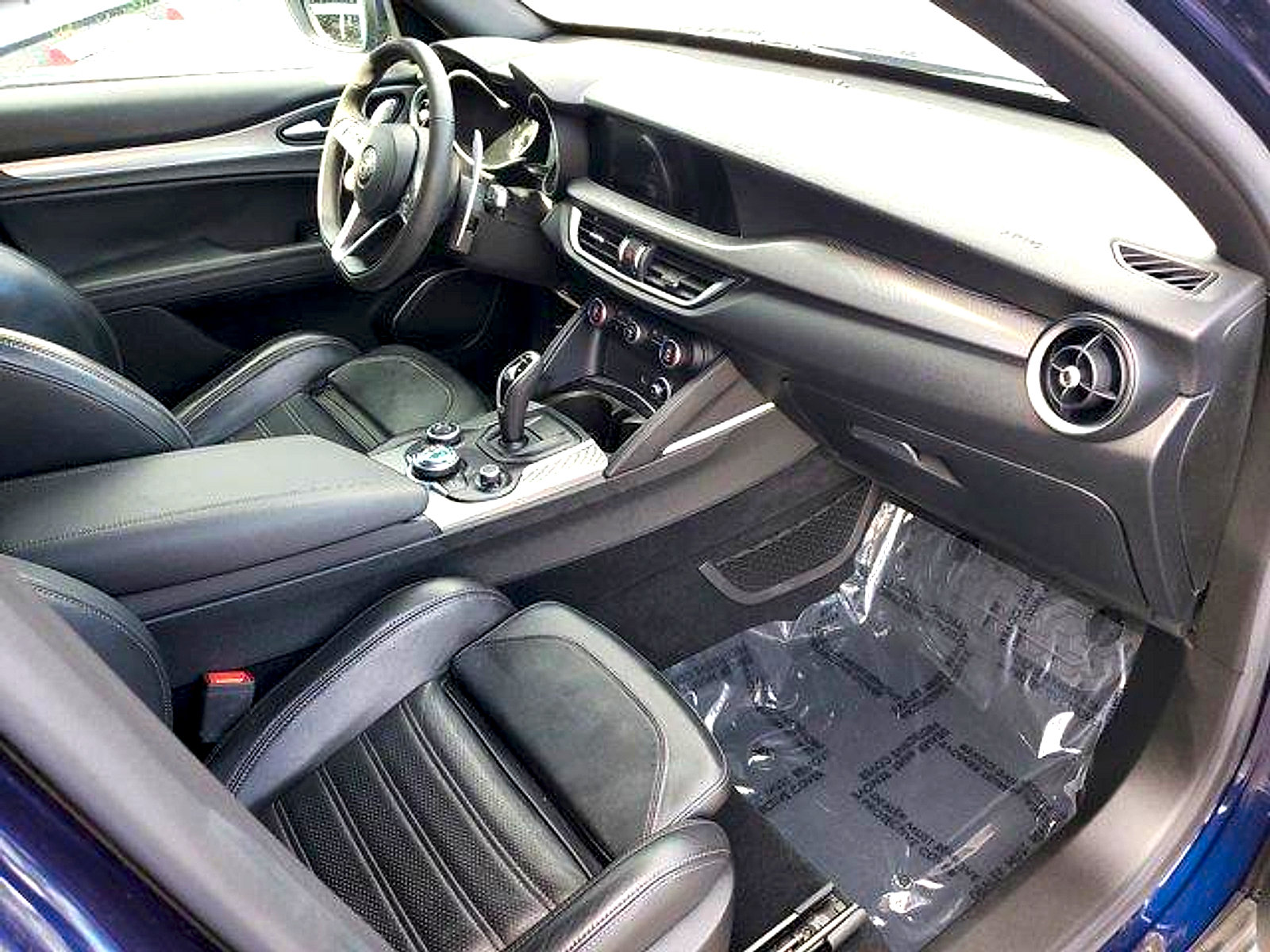 Used 2018 Alfa Romeo Stelvio Ti Sport AWD/4WD image 12