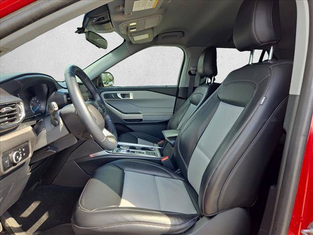 Used 2023 Ford Explorer XLT w/ Equipment Group 202A RWD image 10