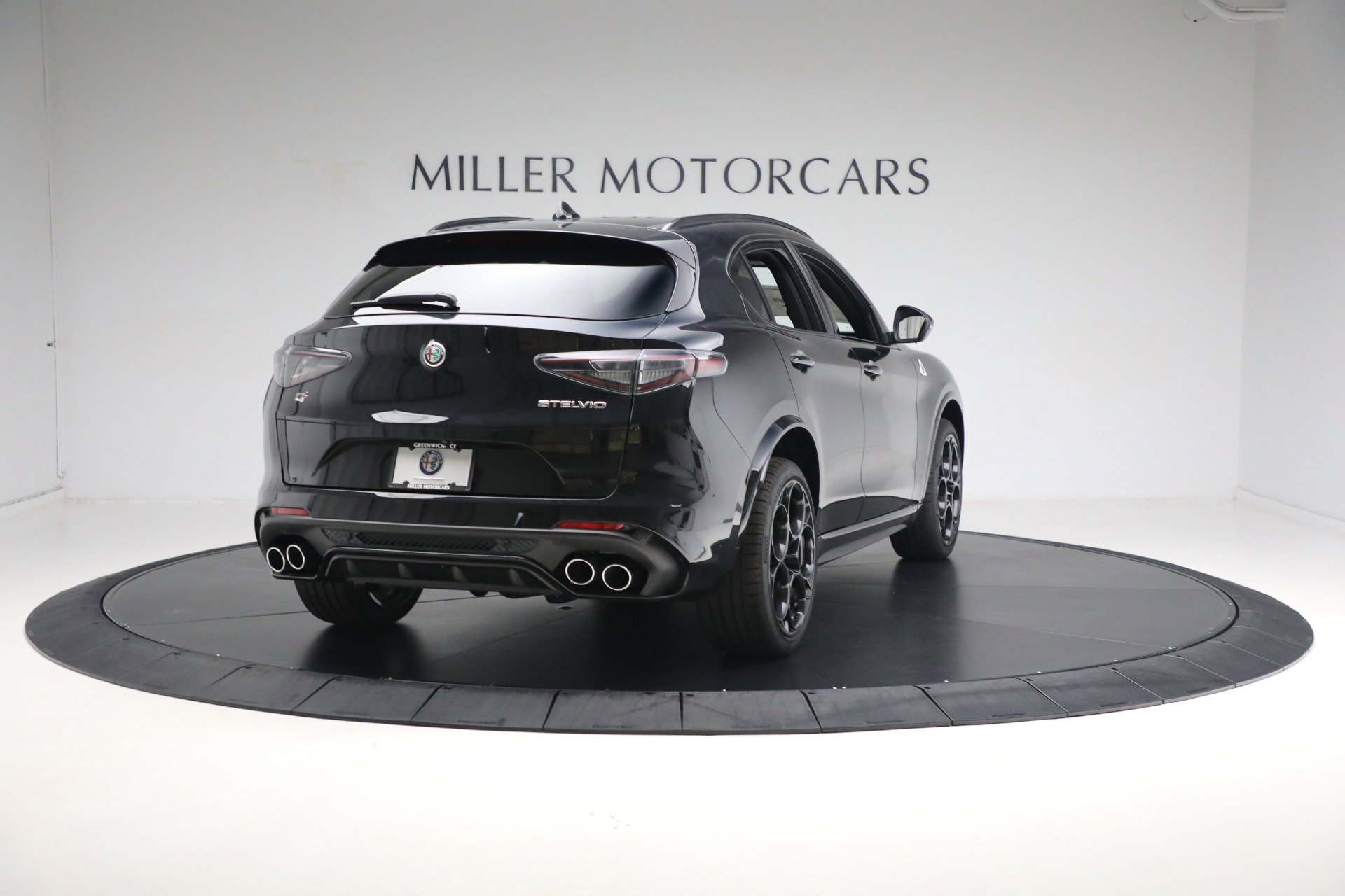 New 2024 Alfa Romeo Stelvio Quadrifoglio w/ Active Assist Plus Package AWD/4WD image 18