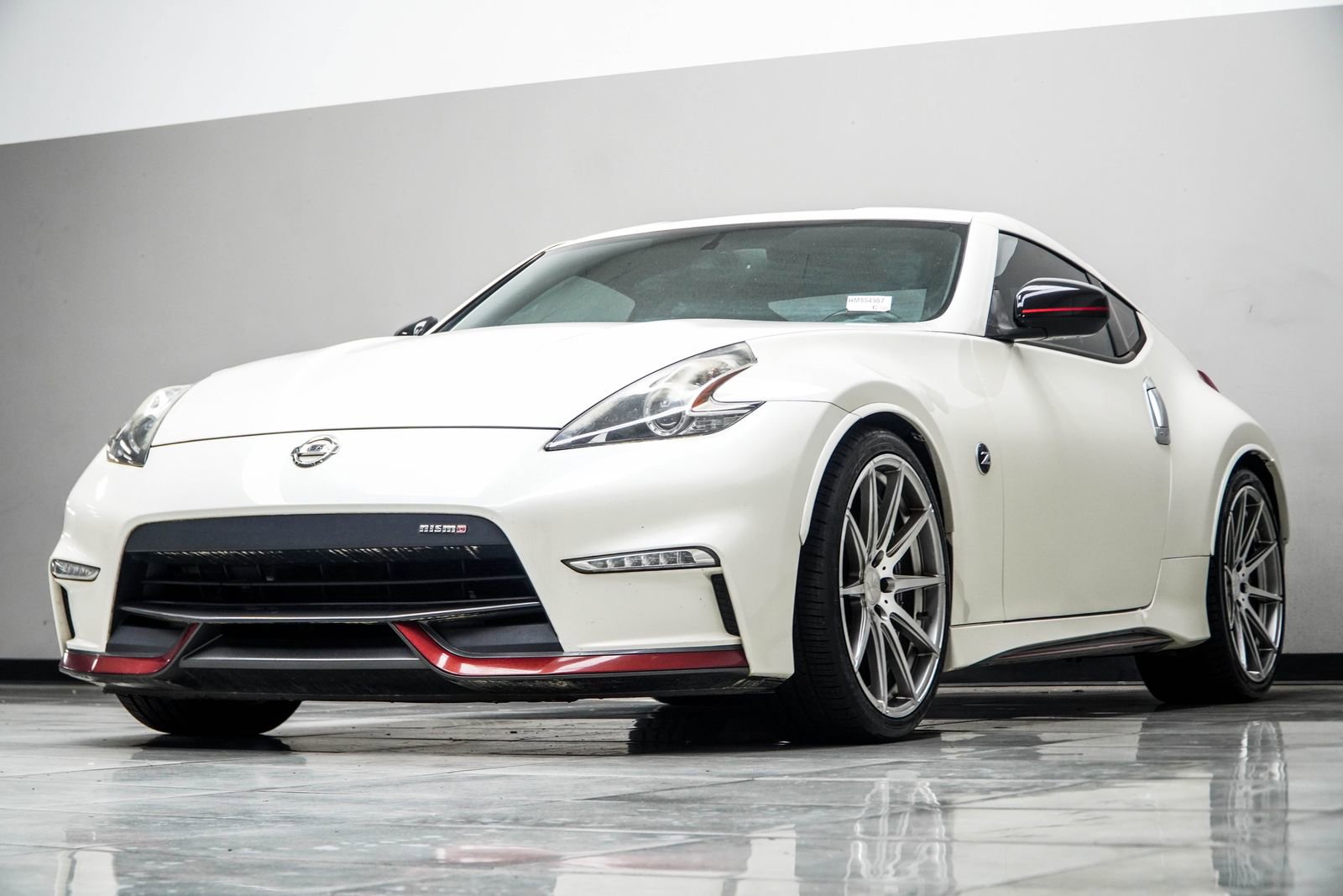 Used 2017 Nissan 370Z NISMO RWD image 8