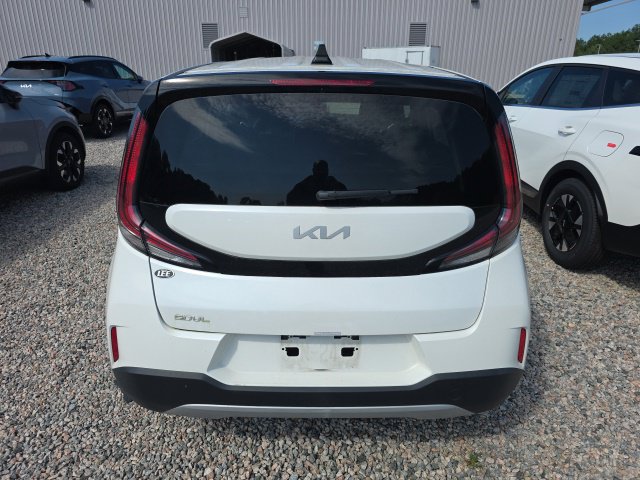 Certified 2024 Kia Soul LX w/ Option Group 015 FWD image 5