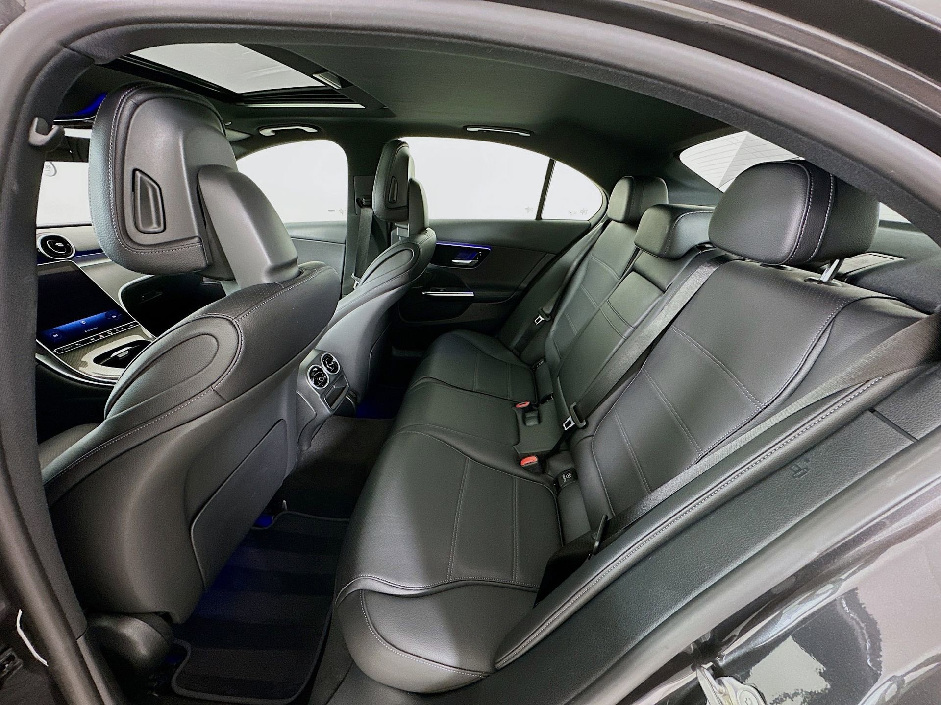 Used 2023 Mercedes-Benz C 300 Sedan image 26