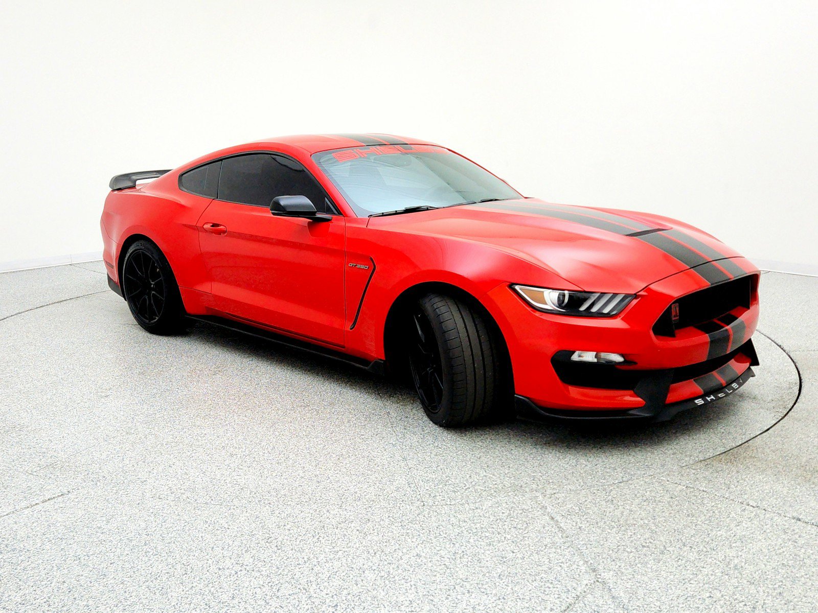 Used 2019 Ford Mustang Shelby GT350 w/ Technology Package image 3
