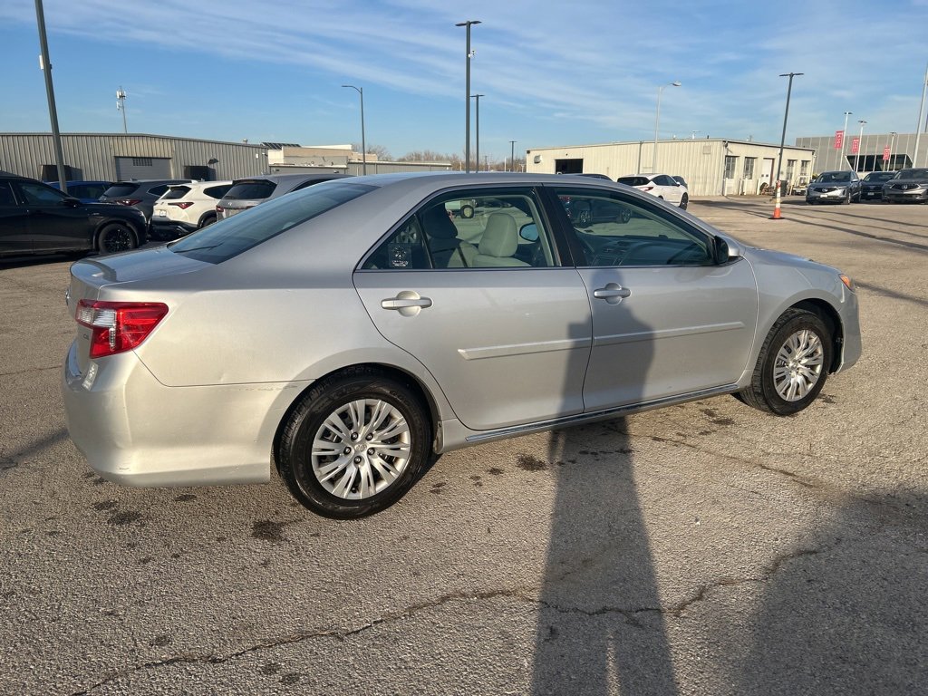 Used 2013 Toyota Camry LE image 5