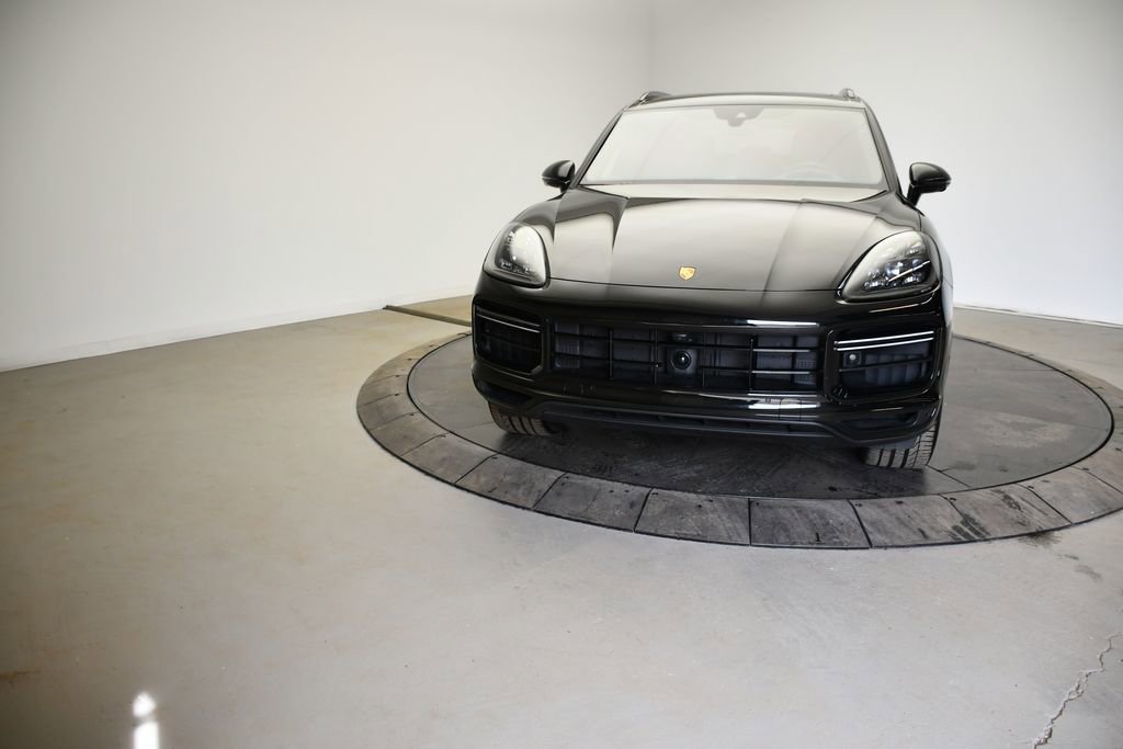 Certified 2023 Porsche Cayenne Turbo AWD/4WD image 10