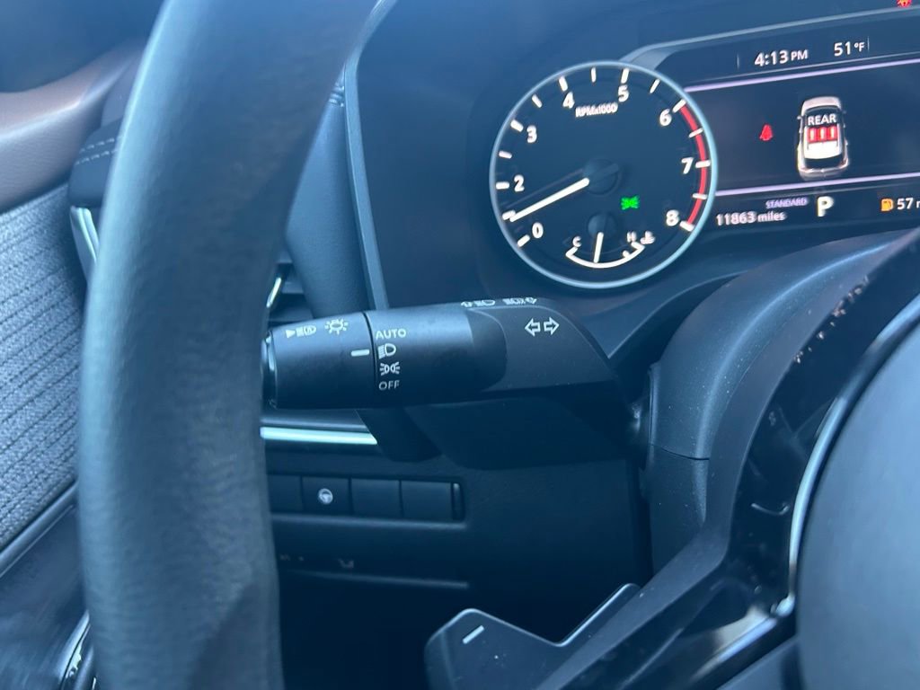 Used 2023 Nissan Rogue SV image 23