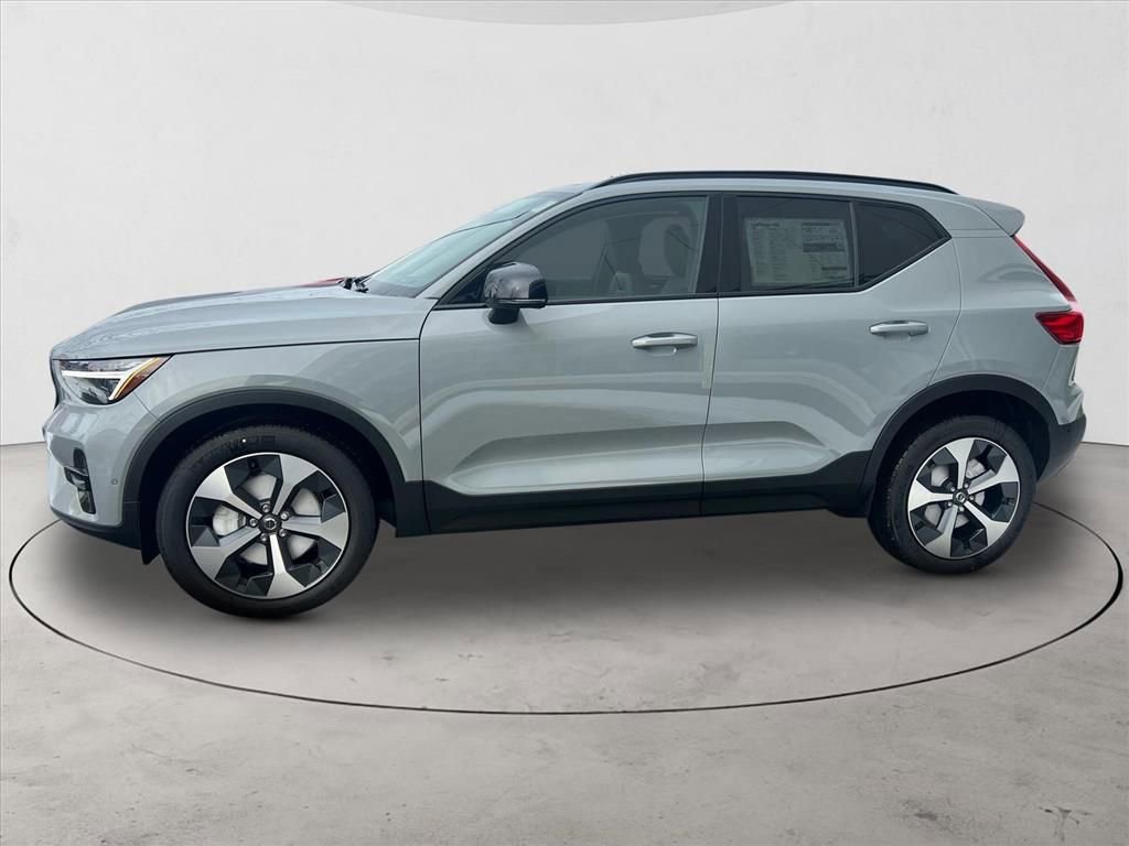 New 2026 Volvo XC40 B5 Plus w/ Protection Package Premier AWD/4WD image 2