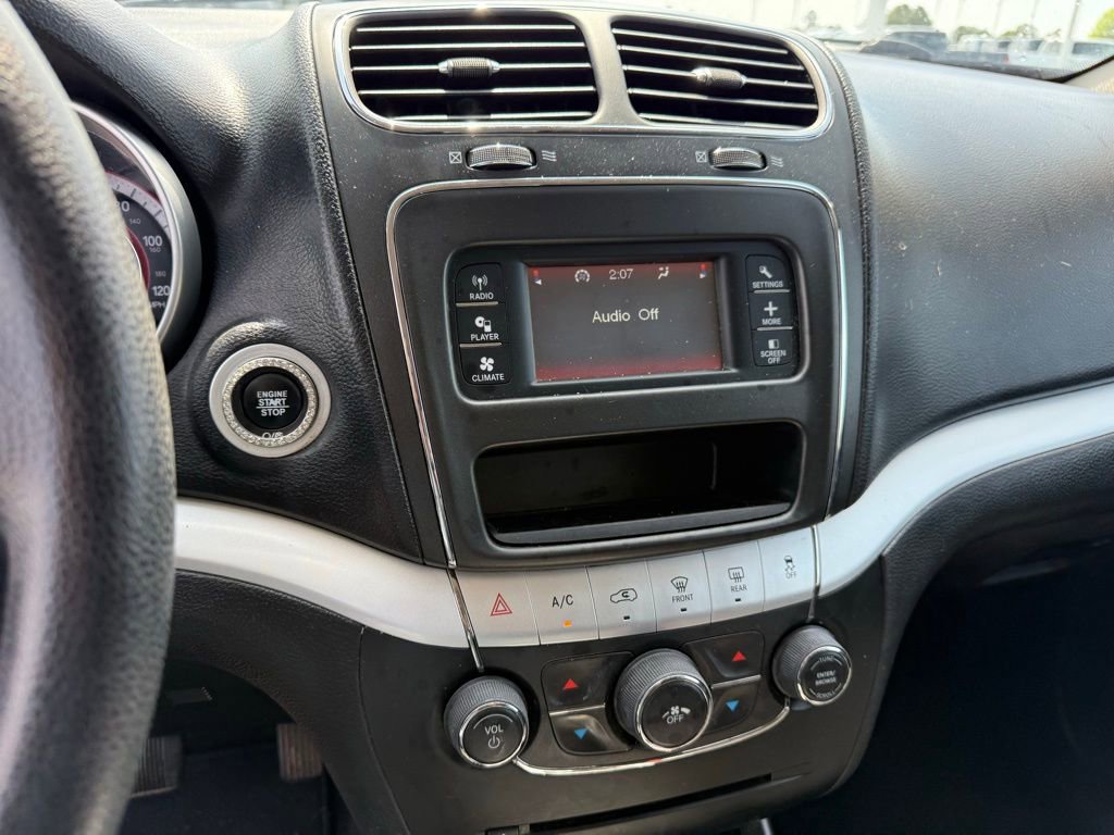 Used 2018 Dodge Journey SE image 17