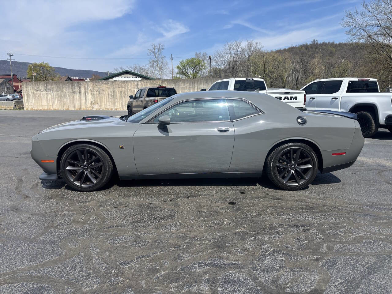 Used 2019 Dodge Challenger R/T Scat Pack w/ Shaker Package RWD image 6