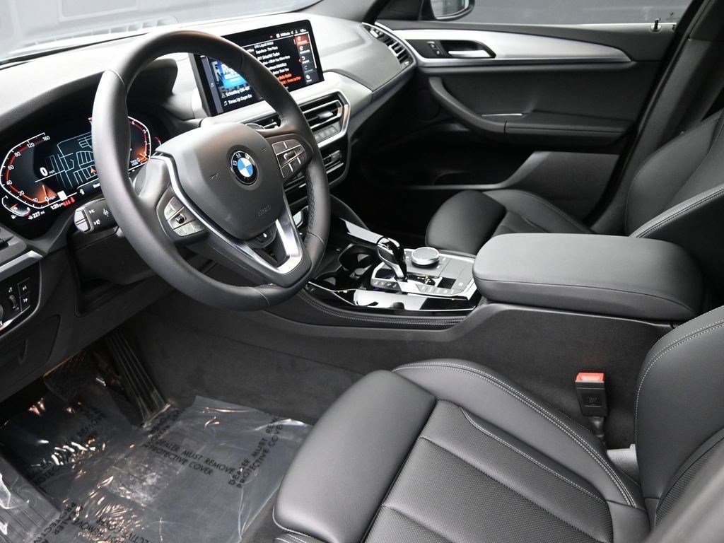 Used 2025 BMW X4 xDrive30i w/ Premium Package image 14