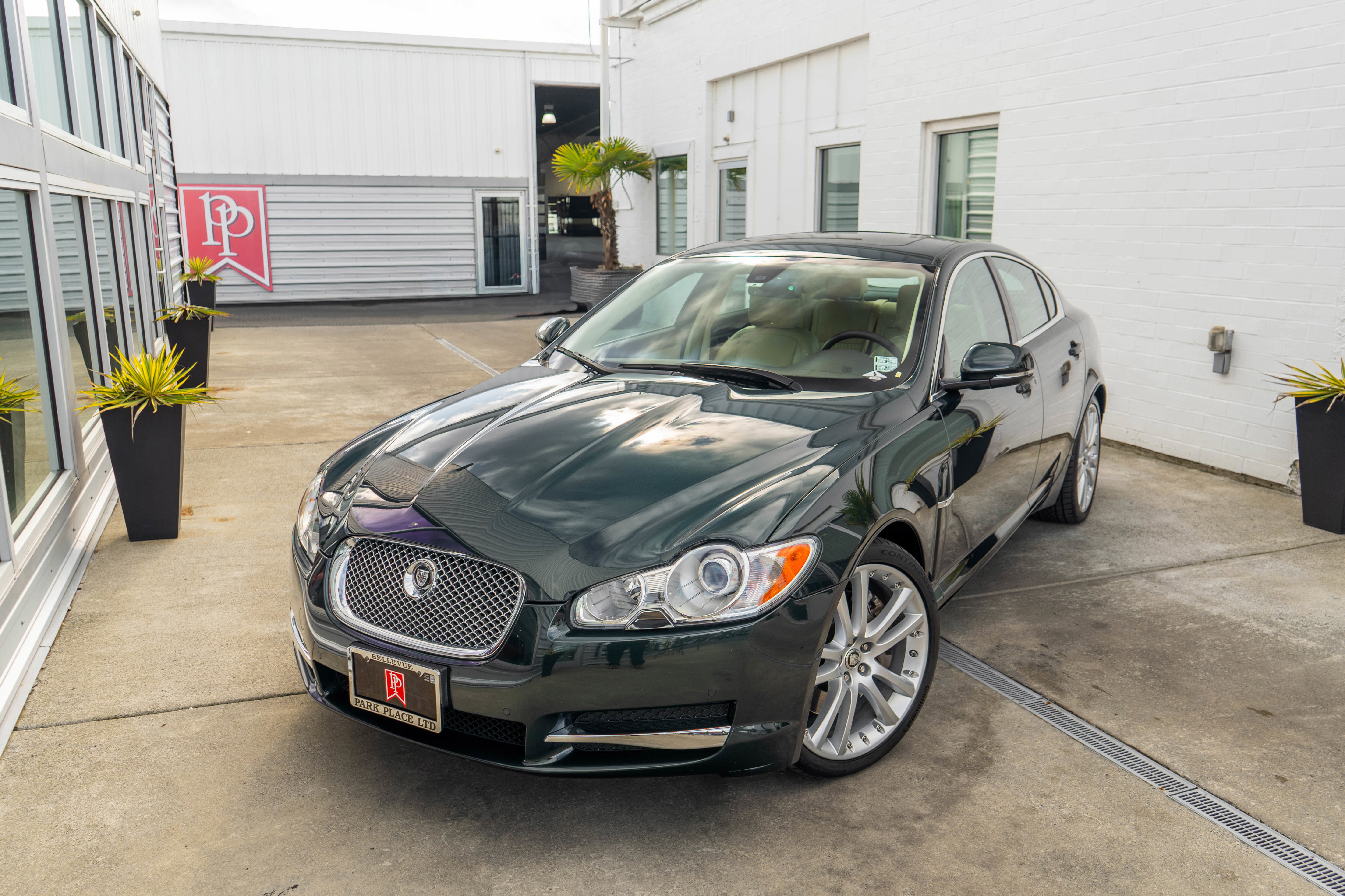 Used 2011 Jaguar XF Portfolio RWD image 3
