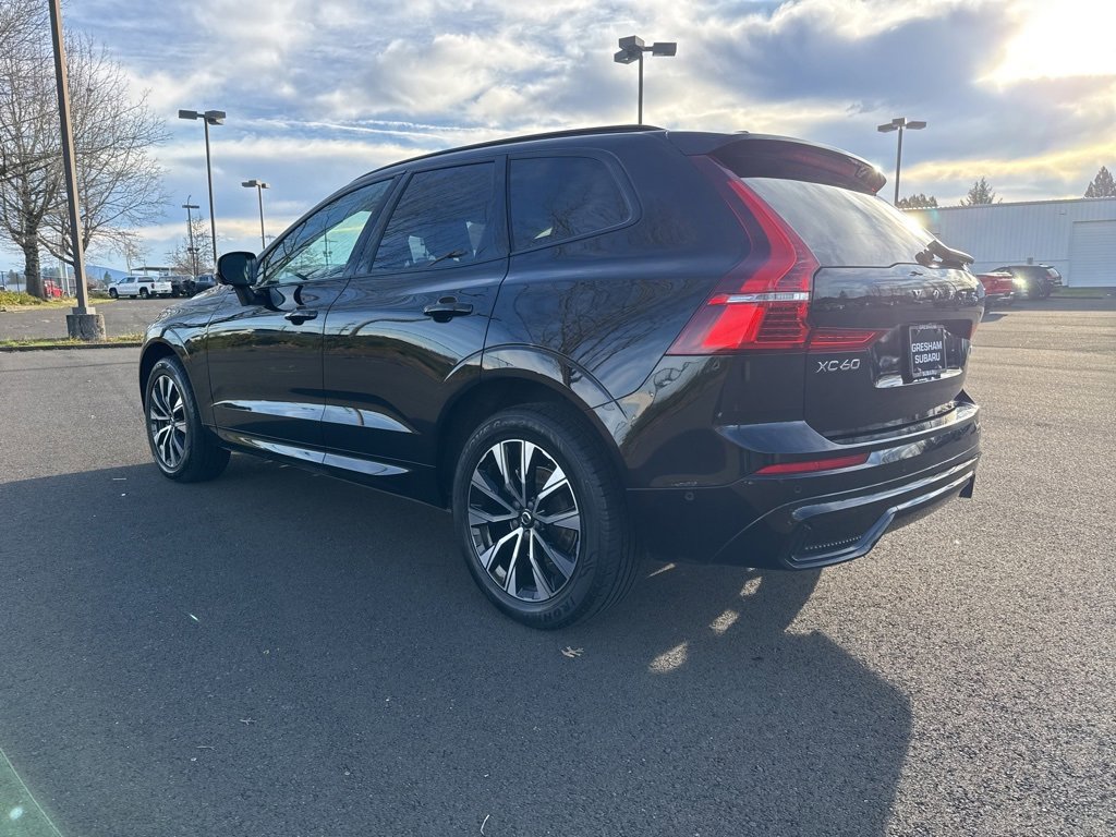 Used 2023 Volvo XC60 B5 Plus image 5