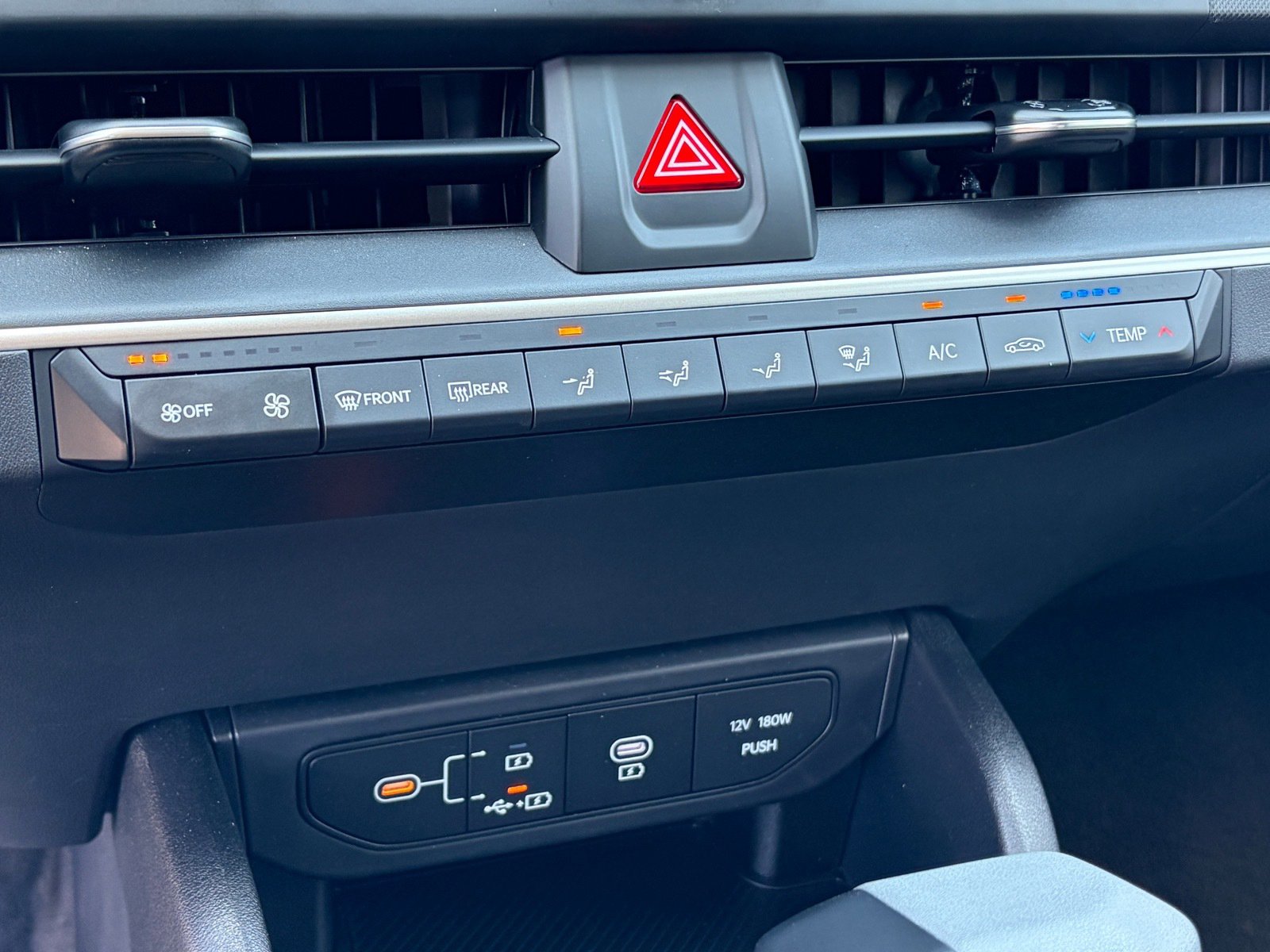 Certified 2025 Kia K4 LXS FWD image 26