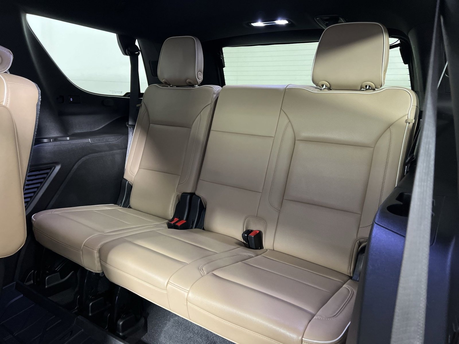 Used 2021 Chevrolet Tahoe Premier w/ Premium Package image 25