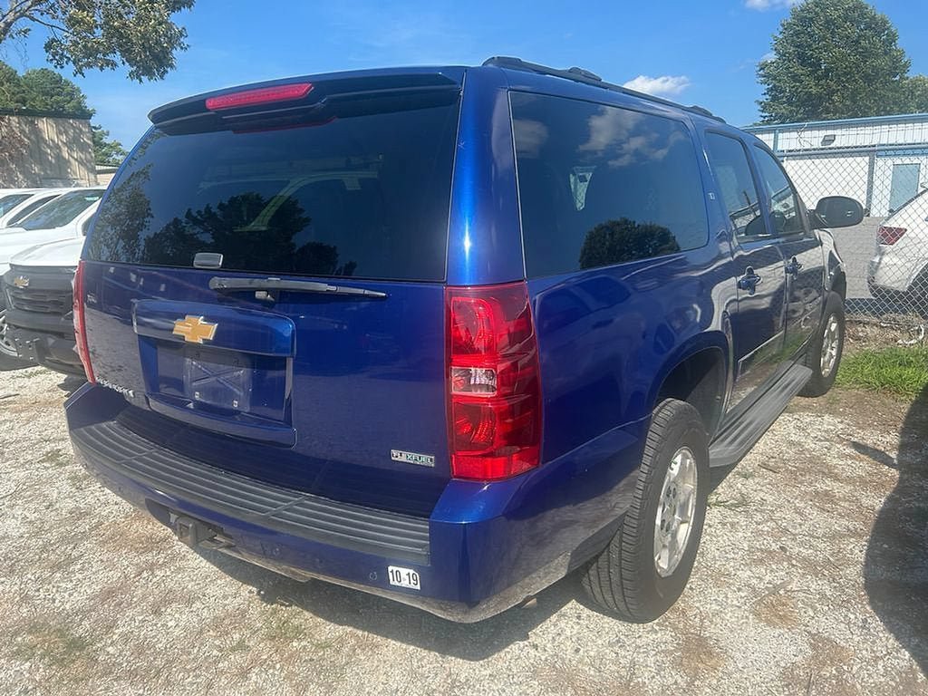 Used 2012 Chevrolet Suburban LT AWD/4WD image 4