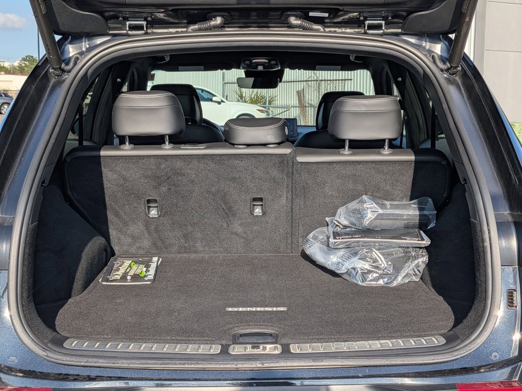 Used 2025 Genesis GV70 3.5T Sport w/ Sport Prestige Package image 30