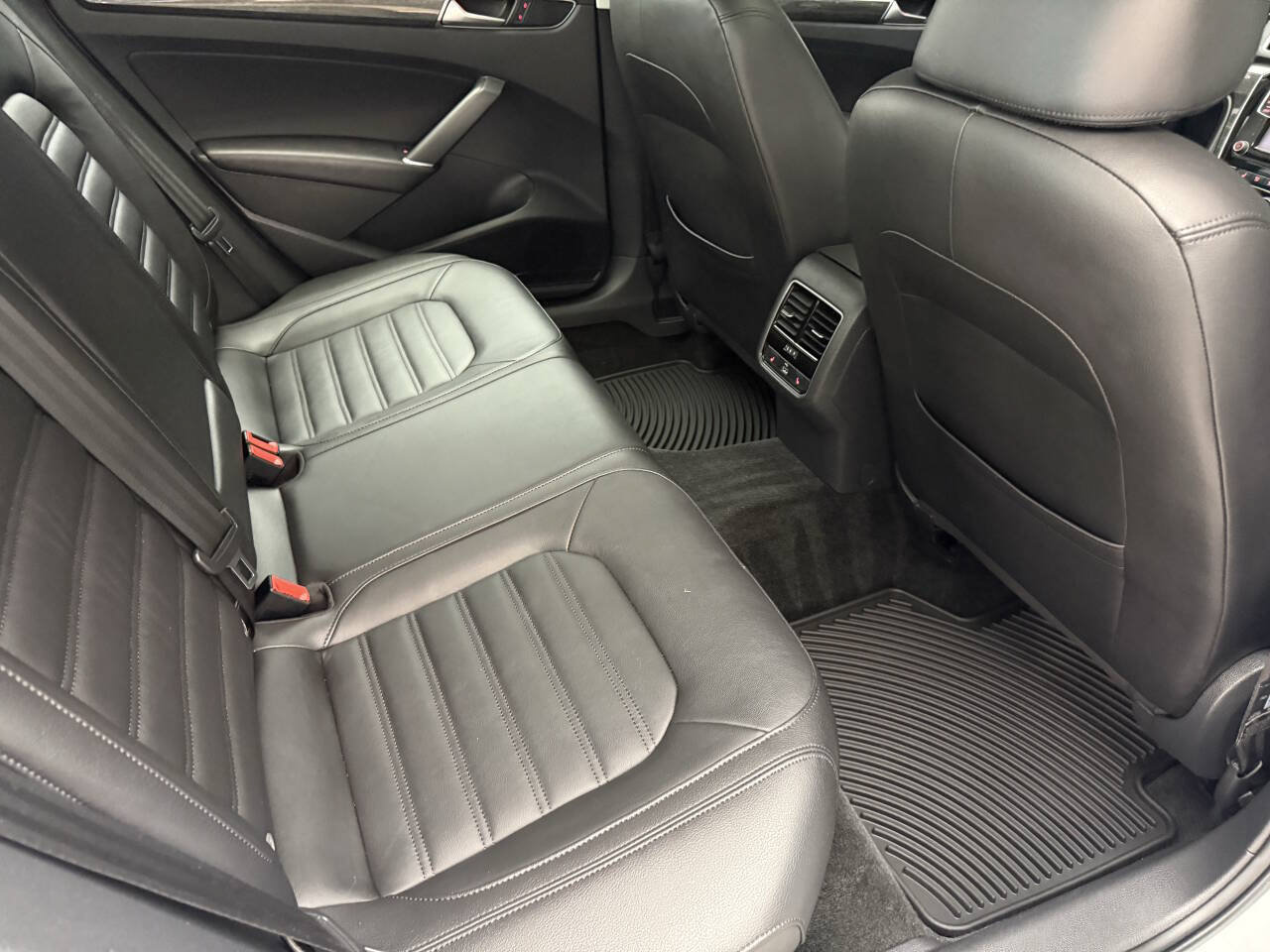 Used 2016 Volkswagen Passat 1.8T FWD image 20