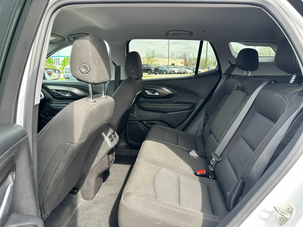Used 2024 GMC Terrain SLE image 10