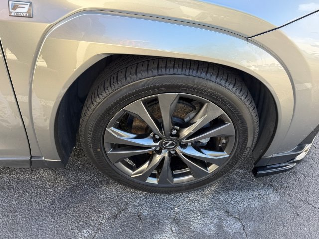 Used 2019 Lexus UX 200 F Sport w/ F Sport Premium Package FWD image 10