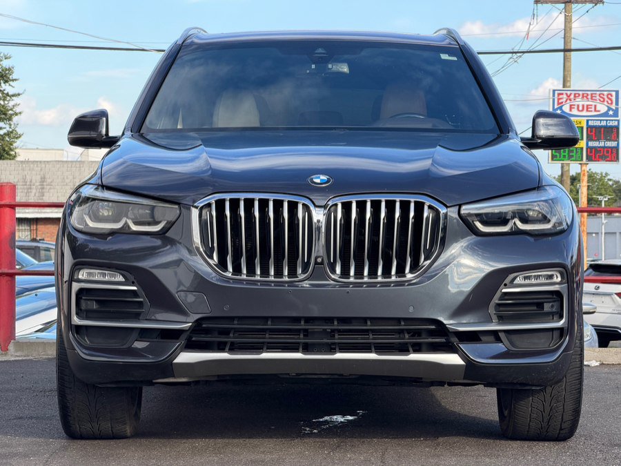 Used 2019 BMW X5 xDrive40i w/ Premium Package 2 AWD/4WD image 2