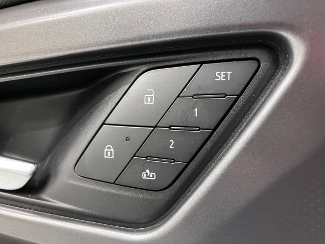 Used 2025 Chevrolet Equinox EV RS image 41