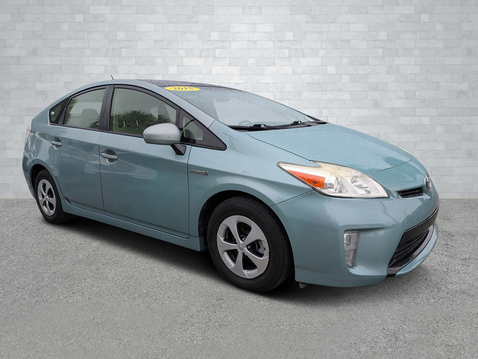 Used 2015 Toyota Prius Four image 2