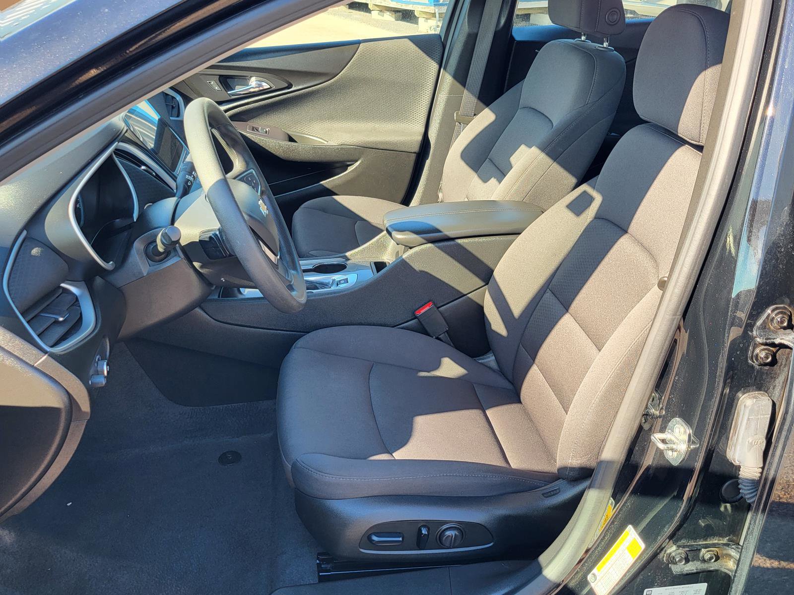 Used 2023 Chevrolet Malibu LT FWD image 16