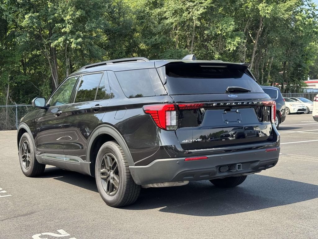 Used 2025 Ford Explorer Active RWD image 23