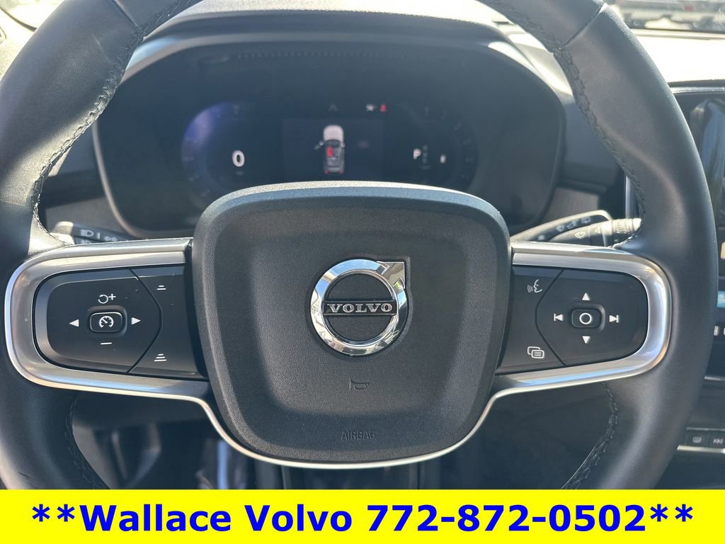 Used 2025 Volvo XC40 B5 Core image 23