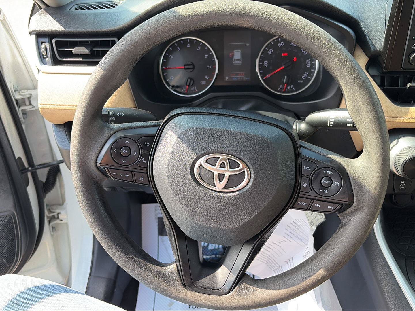 Used 2022 Toyota RAV4 LE FWD image 15