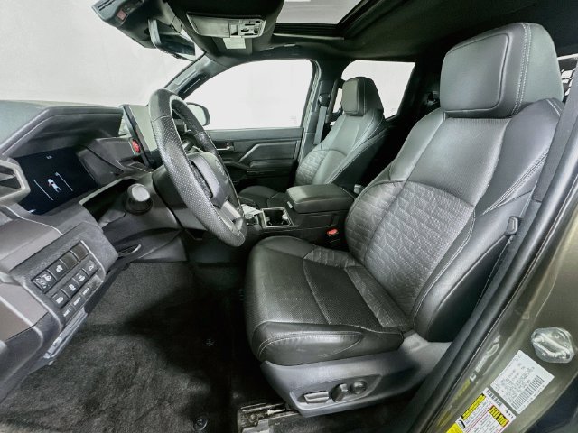 Used 2024 Toyota Tacoma TRD Off-Road w/ TRD Off Road Premium Package AWD/4WD image 29