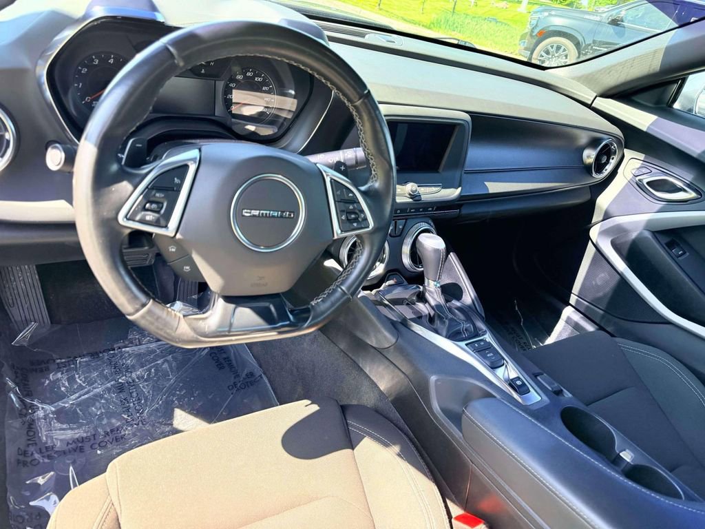Used 2022 Chevrolet Camaro LT RWD image 3