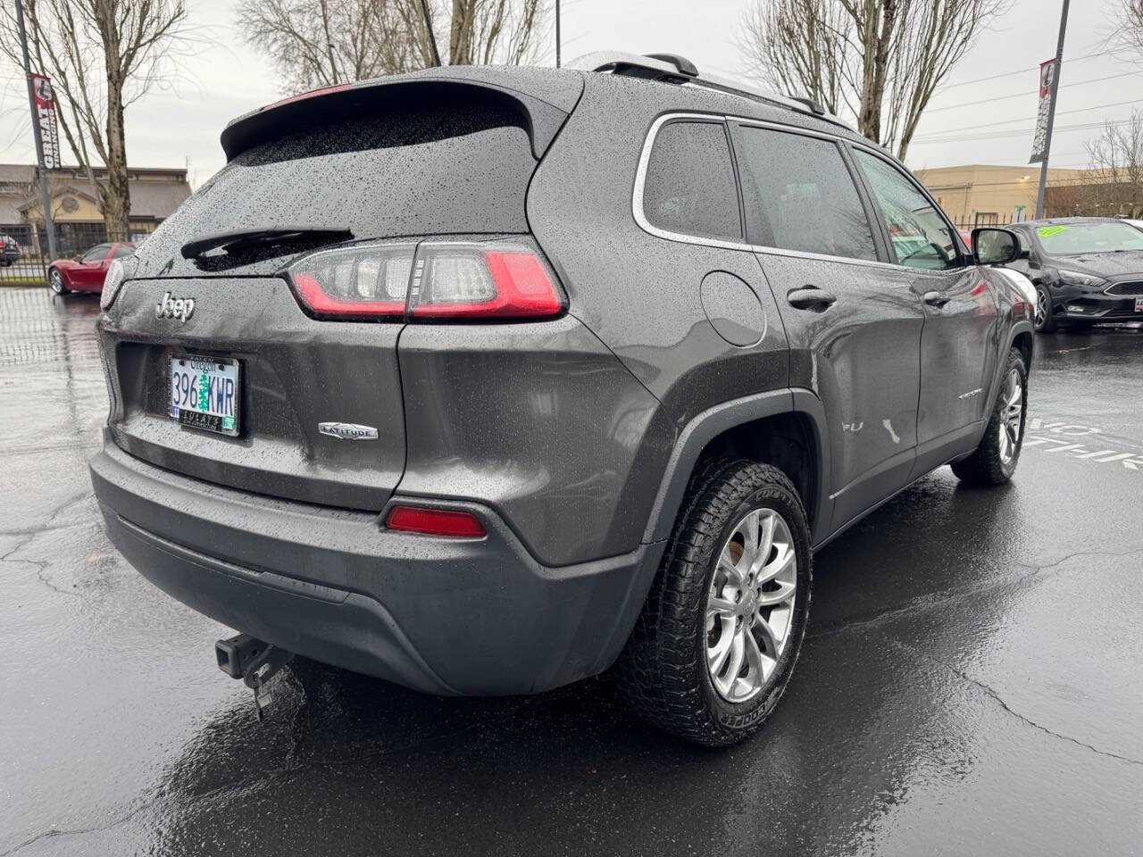 Used 2019 Jeep Cherokee Latitude Plus w/ Cold Weather Group image 5