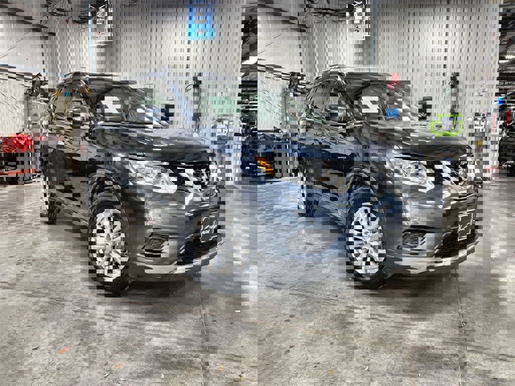 Used 2016 Nissan Rogue SV